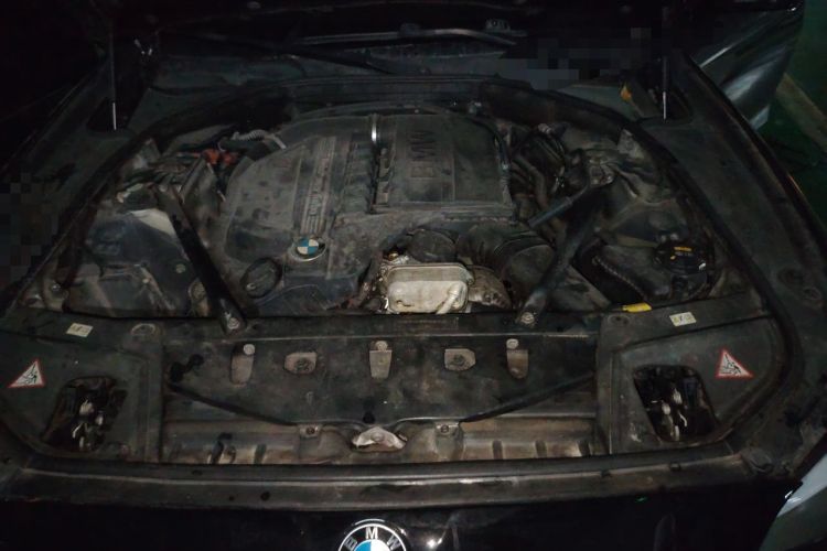 Used BMW 5 Series 2012 535Li Leading Model Engine Bay