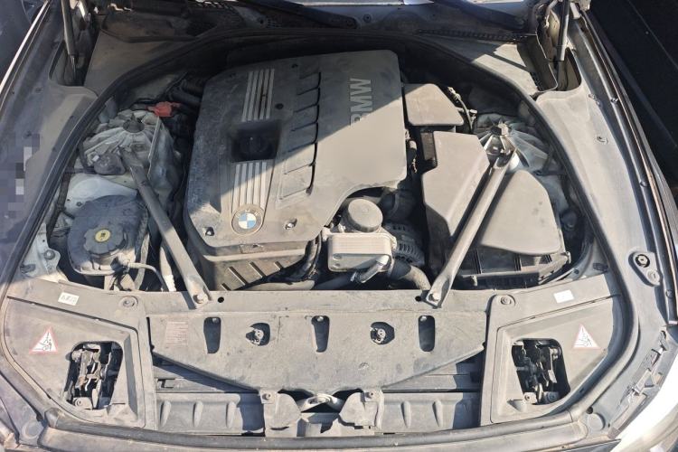 Used BMW 5 Series 2012 520Li Elegant Edition Engine Bay