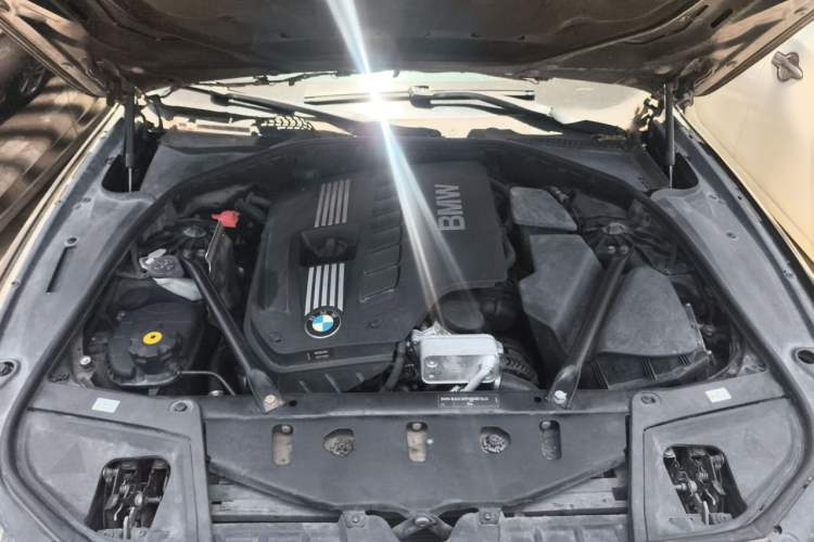 Used BMW 5 Series 2012 523Li Leading Model Engine Bay
