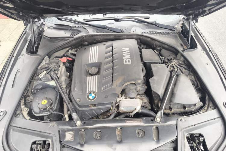 Used BMW 5 Series 2012 520Li Elegant Edition Engine Bay
