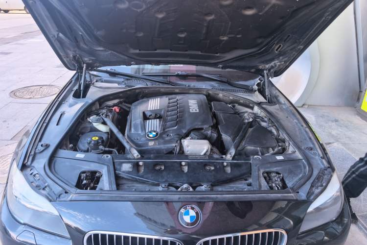 Used BMW 5 Series 2012 530Li Leading Model Engine Bay