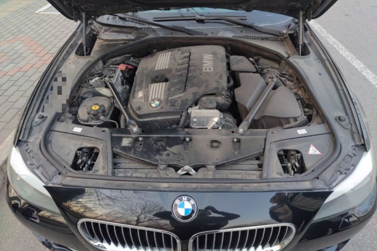 Used BMW 5 Series 2012 530i Sport Touring Engine Bay