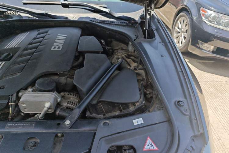 Used BMW 5 Series 2012 530Li Leading Model Engine Bay Left