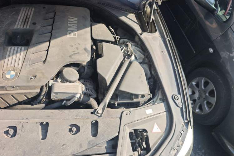 Used BMW 5 Series 2012 520Li Elegant Edition Engine Bay Left