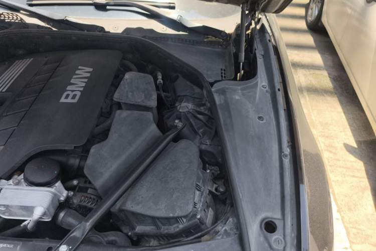 Used BMW 5 Series 2012 523Li Leading Model Engine Bay Left