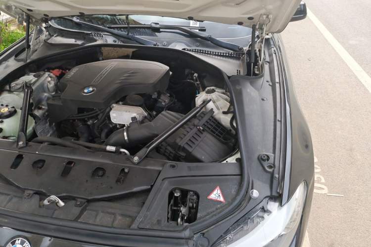Used BMW 5 Series 2012 520i Elegant Edition Engine Bay Left