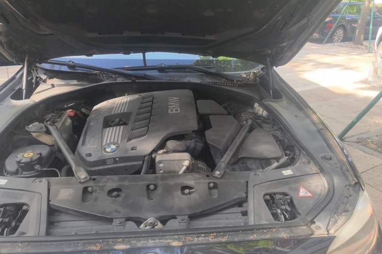 Used BMW 5 Series 2012 520Li Elegant Edition Engine Bay Left