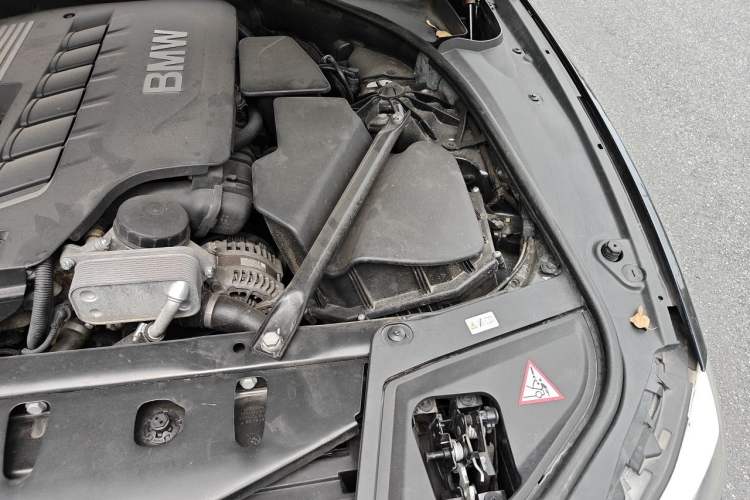 Used BMW 5 Series 2012 530Li Leading Model Engine Bay Left