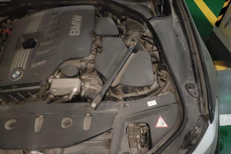 Used BMW 5 Series 2012 523Li Luxury Model Engine Bay Left