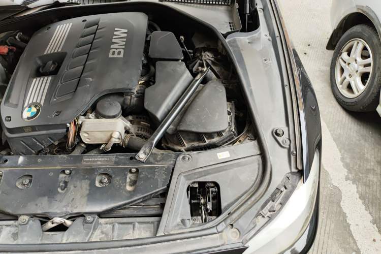 Used BMW 5 Series 2012 520Li Elegant Edition Engine Bay Left