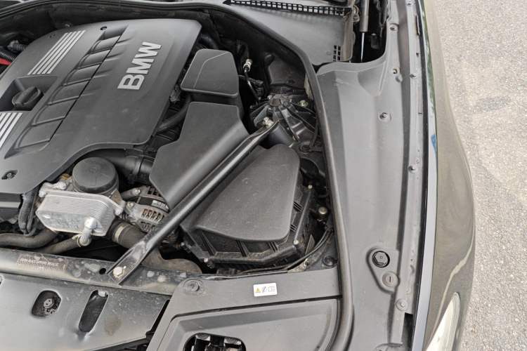 Used BMW 5 Series 2012 530Li Leading Model Engine Bay Left