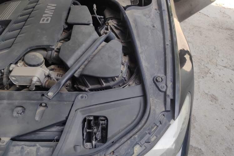 Used BMW 5 Series 2012 523Li Luxury Model Engine Bay Left