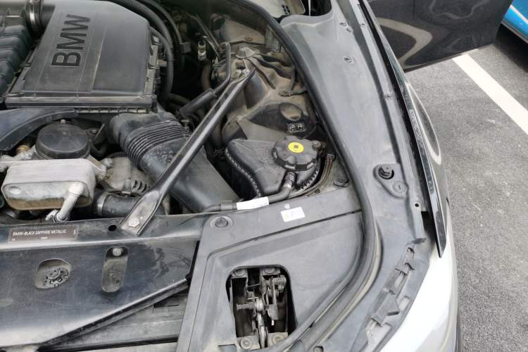 Used BMW 5 Series 2012 535Li Leading Model Engine Bay Left