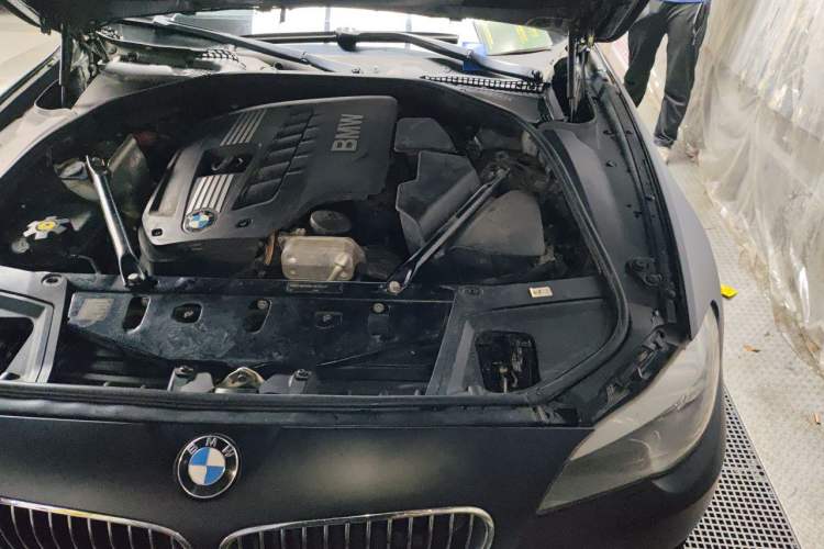 Used BMW 5 Series 2012 530Li Luxury Model Engine Bay Left