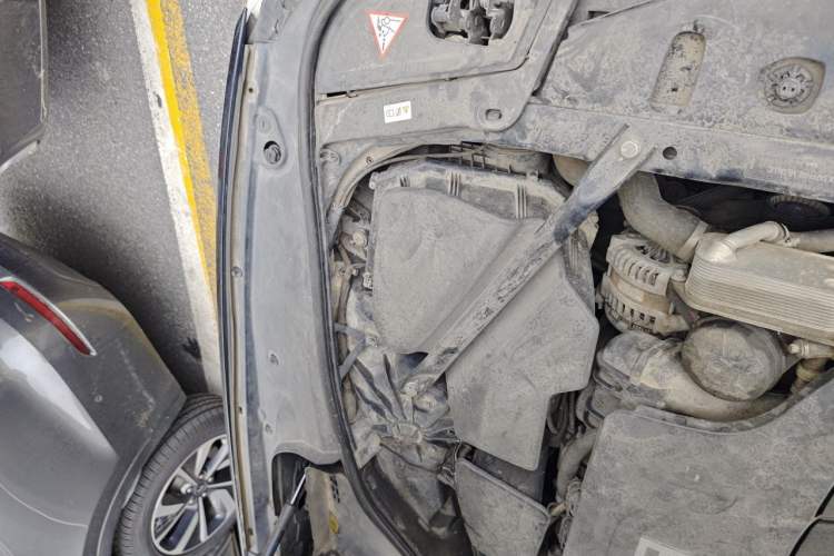 Used BMW 5 Series 2012 520Li Elegant Edition Engine Bay Left