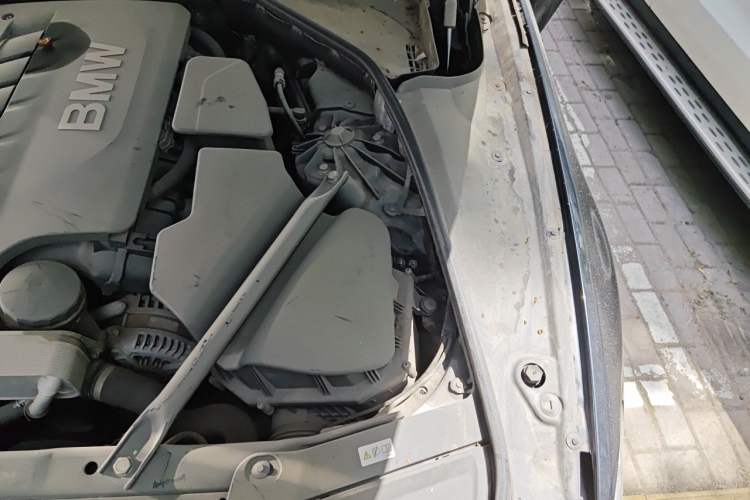 Used BMW 5 Series 2012 530Li Leading Model Engine Bay Left