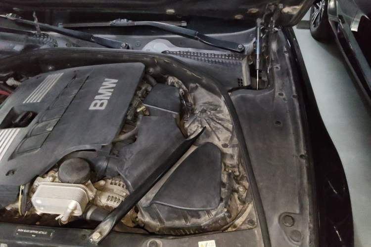 Used BMW 5 Series 2012 523Li Luxury Model Engine Bay Left