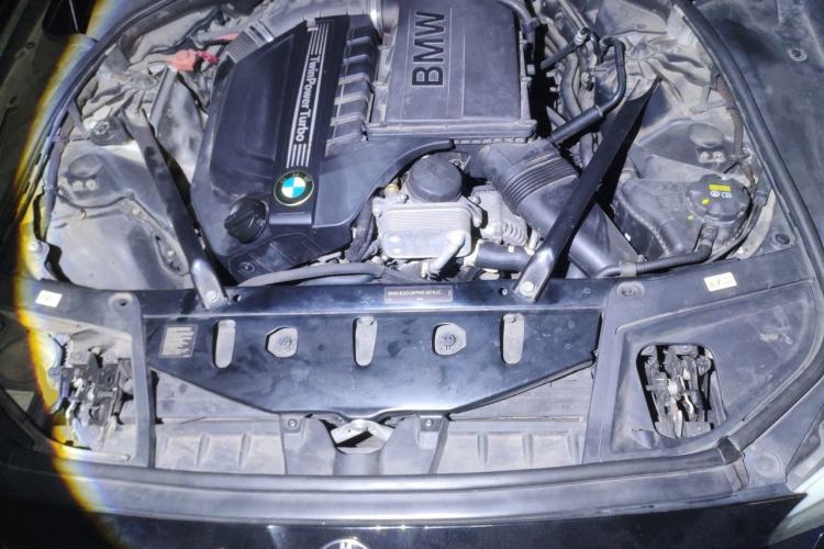 Used BMW 5 Series 2012 535Li Leading Model Engine Bay