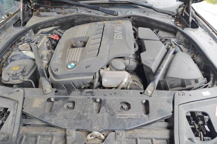 Used BMW 5 Series 2012 530i Sport Touring Engine Bay