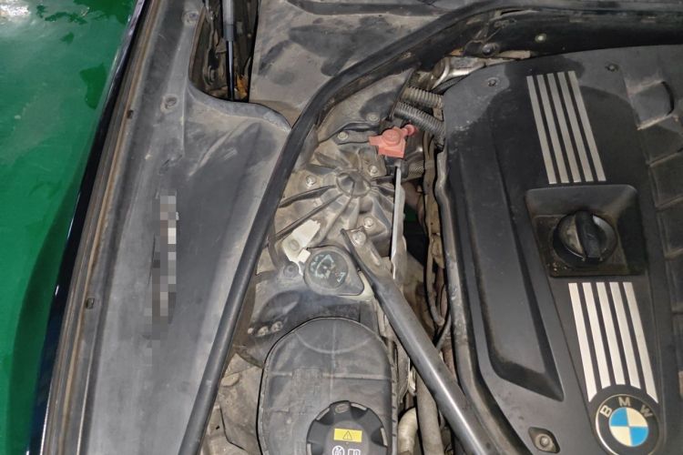 Used BMW 5 Series 2012 520Li Elegant Edition Engine Bay Right