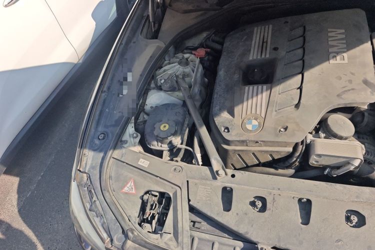 Used BMW 5 Series 2012 520Li Elegant Edition Engine Bay Right