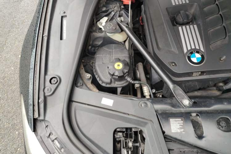 Used BMW 5 Series 2012 523Li Luxury Model Engine Bay Right