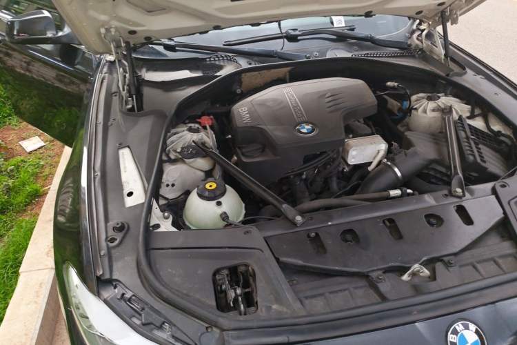 Used BMW 5 Series 2012 520i Elegant Edition Engine Bay Right