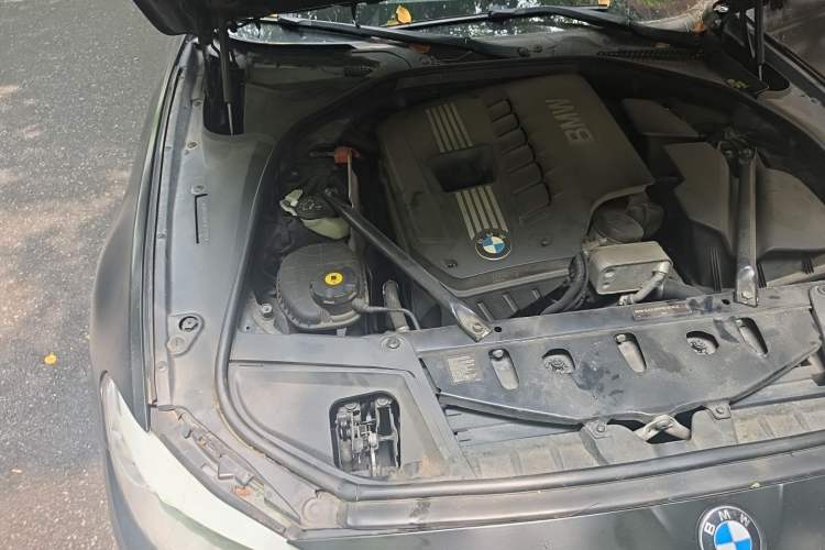 Used BMW 5 Series 2012 523Li Luxury Model Engine Bay Right