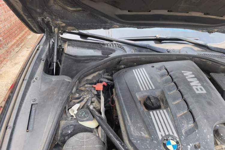 Used BMW 5 Series 2012 530Li Leading Model Engine Bay Right