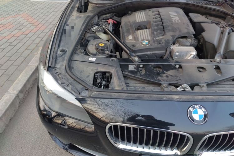 Used BMW 5 Series 2012 530i Sport Touring Engine Bay Right