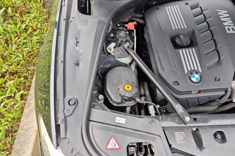 Used BMW 5 Series 2012 530Li Leading Model Engine Bay Right