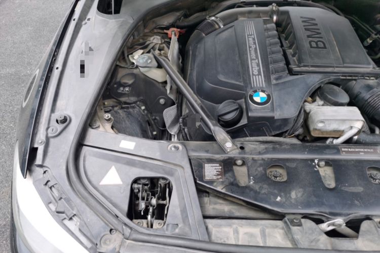 Used BMW 5 Series 2012 535Li Leading Model Engine Bay Right