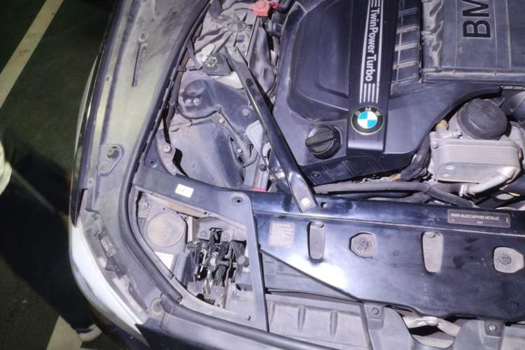 Used BMW 5 Series 2012 535Li Leading Model Engine Bay Right