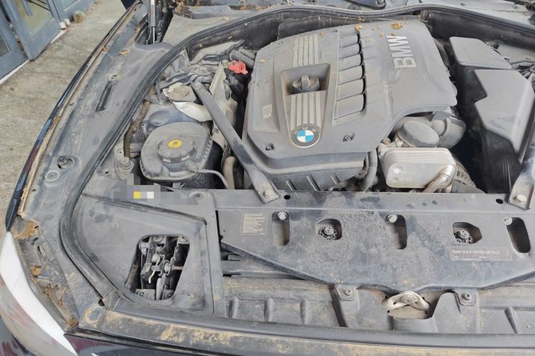 Used BMW 5 Series 2012 530i Sport Touring Engine Bay Right