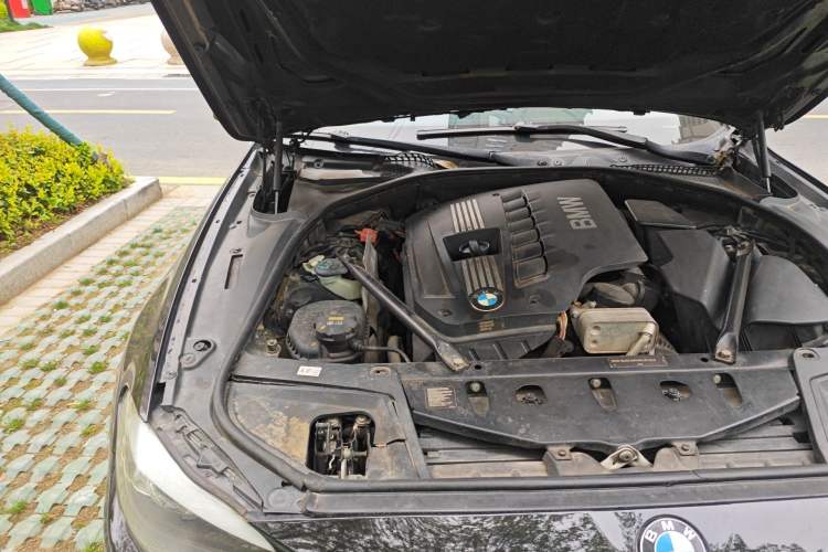 Used BMW 5 Series 2012 523Li Leading Model Engine Bay Right