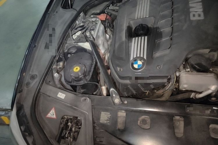 Used BMW 5 Series 2012 523Li Leading Model Engine Bay Right