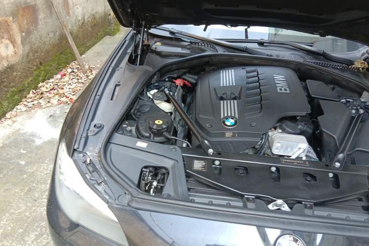 Used BMW 5 Series 2012 523Li Luxury Model Engine Bay Right