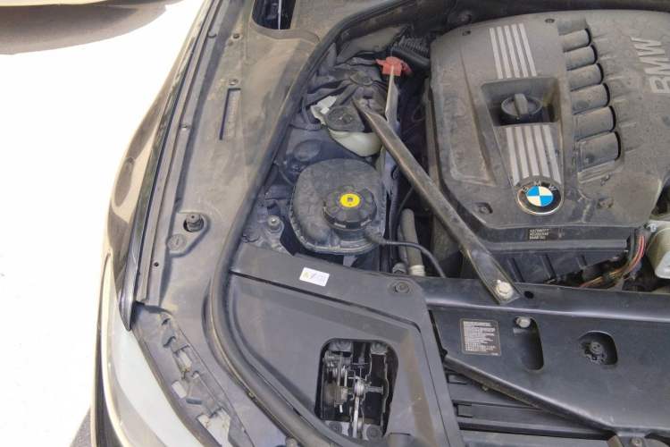 Used BMW 5 Series 2012 523Li Leading Model Engine Bay Right