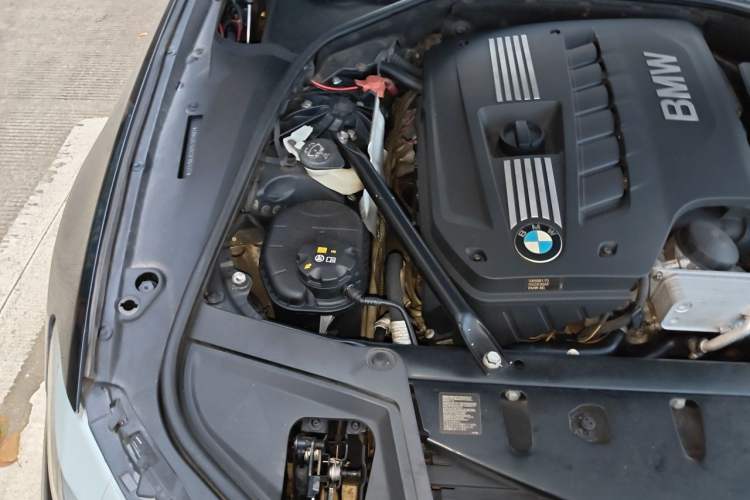 Used BMW 5 Series 2012 530Li Leading Model Engine Bay Right