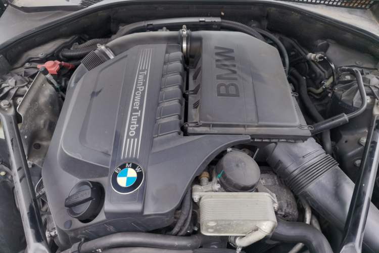 Used BMW 5 Series 2012 535Li Leading Model Engine Bay