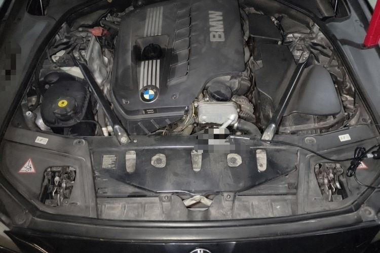 Used BMW 5 Series 2012 523Li Leading Model Engine Bay