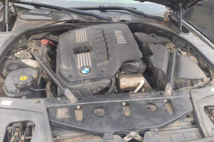 Used BMW 5 Series 2012 523Li Leading Model Engine Bay