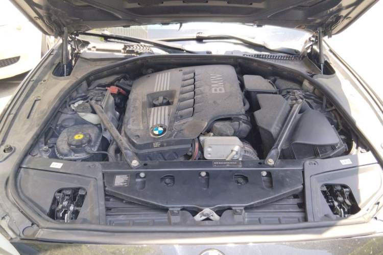 Used BMW 5 Series 2012 523Li Leading Model Engine Bay