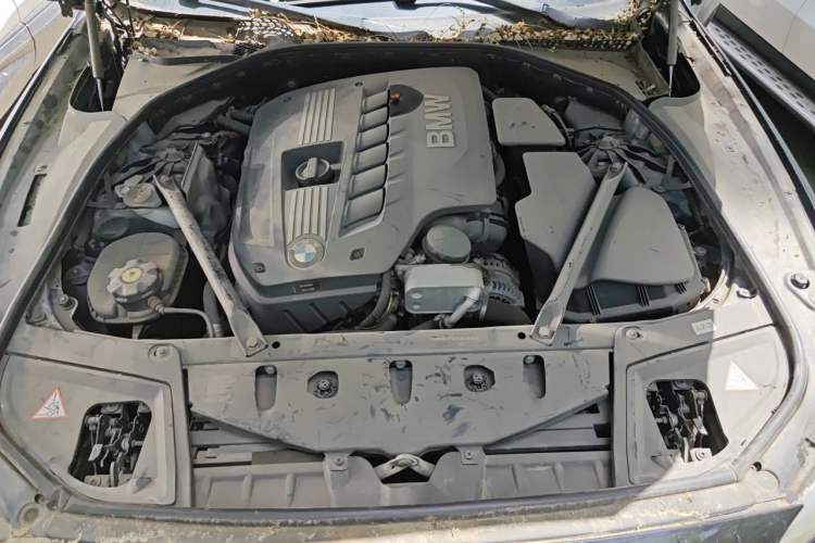 Used BMW 5 Series 2012 530Li Leading Model Engine Bay