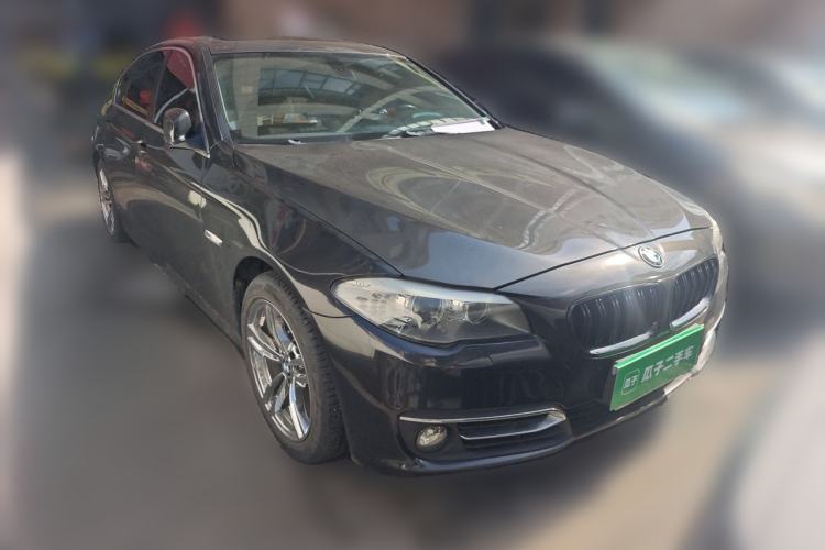 Used BMW 5 Series 2012 520Li Elegant Edition Front Right 45 Deg