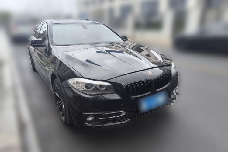 Used BMW 5 Series 2012 520Li Elegant Edition Front Right 45 Deg