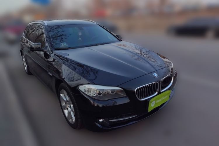 Used BMW 5 Series 2012 530i Sport Touring Front Right 45 Deg