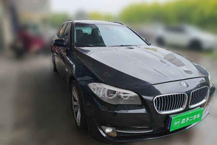 Used BMW 5 Series 2012 530i Sport Touring Front Right 45 Deg