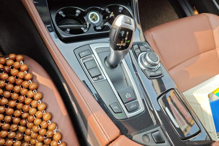 Used BMW 5 Series 2012 520i Elegant Edition Gear Lever