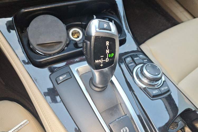 Used BMW 5 Series 2012 523Li Luxury Model Gear Lever